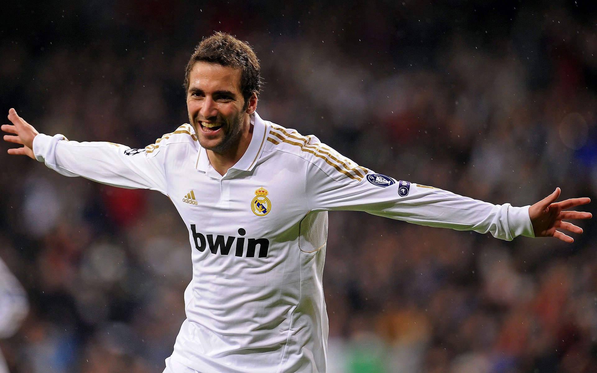 拜仁为凯恩提供打破限制政策的合同，以抗衡巴萨兴趣，拜仁tikitaka